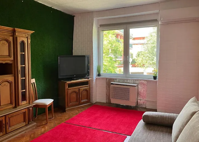 Budapest11 *